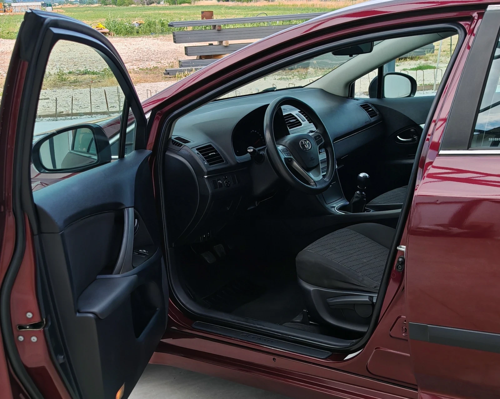 Toyota Avensis 2.0D4D Facelift* ISOFIX* LED* КЛИМАТИК* AUX/USB, снимка 8 - Автомобили и джипове - 55003875