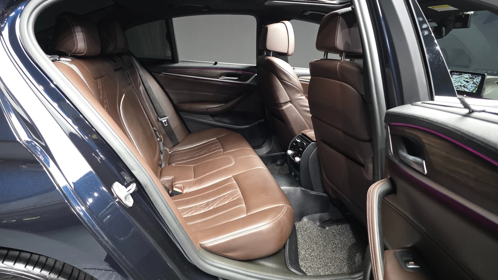 BMW 530 530i xDrive M Sport Plus, снимка 13 - Автомобили и джипове - 55739282