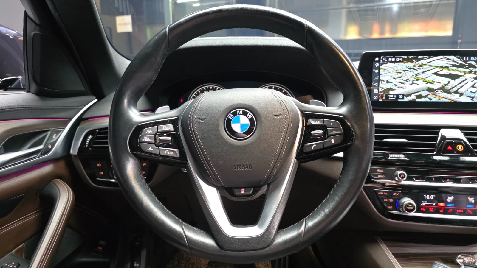BMW 530 530i xDrive M Sport Plus, снимка 14 - Автомобили и джипове - 55739282