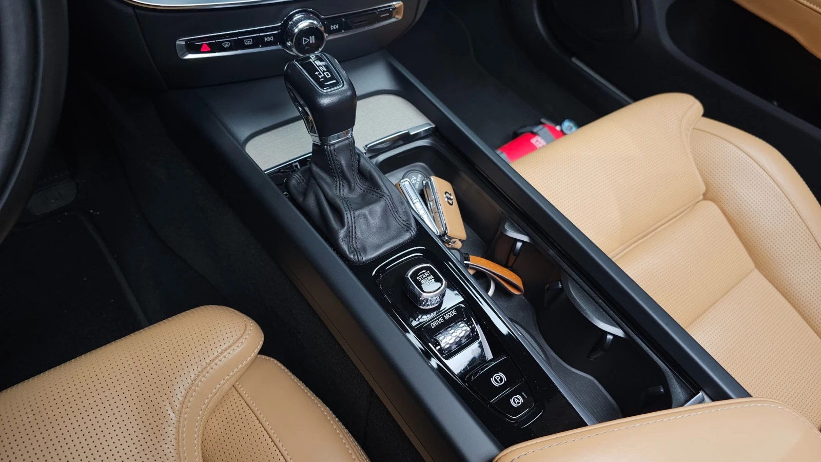 Volvo S60 2.0 T5 Inscription , снимка 8 - Автомобили и джипове - 55824464