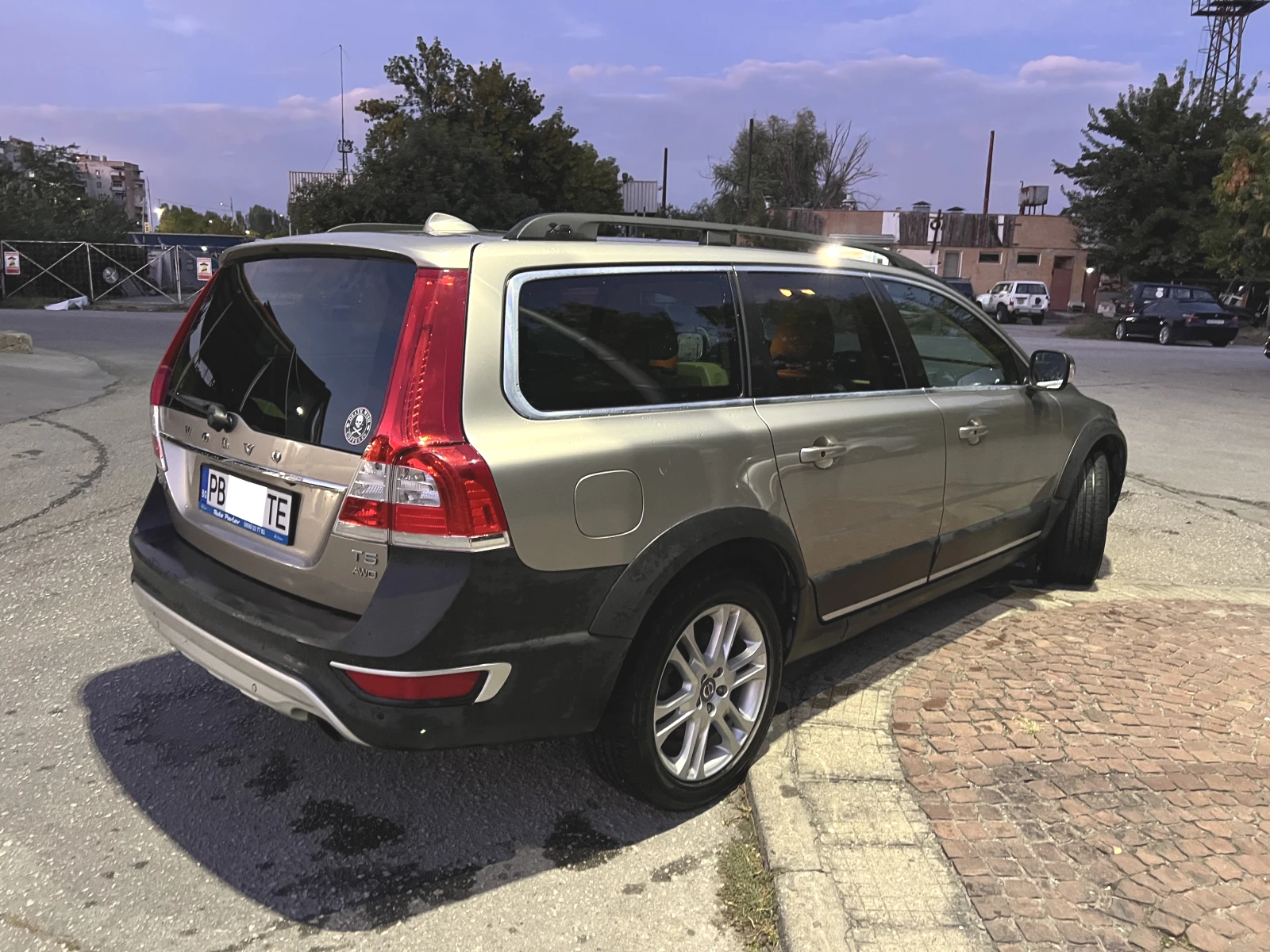 Volvo Xc70 2, 5 турбо, снимка 3 - Автомобили и джипове - 56300320