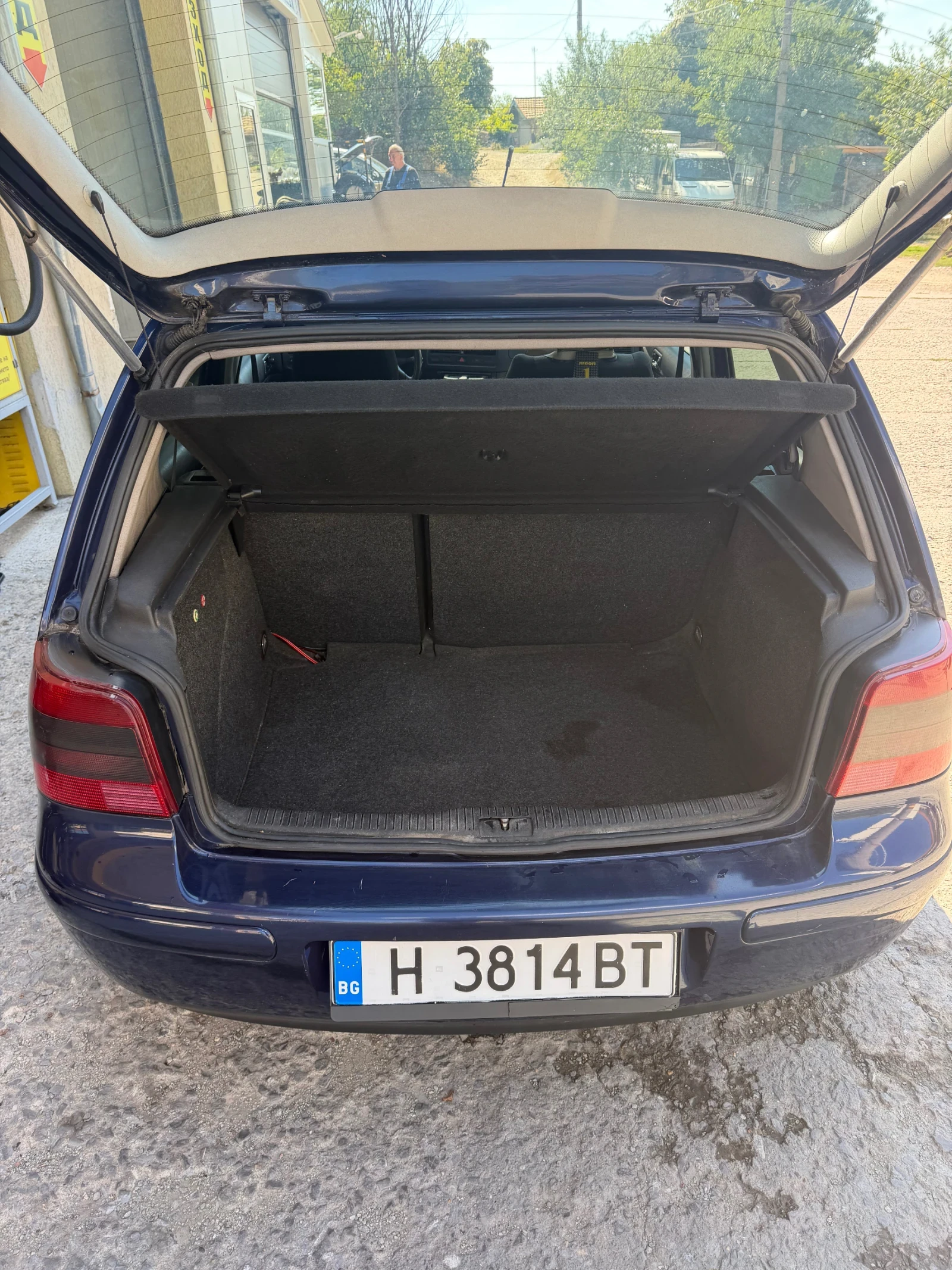 VW Golf 1.9 TDI , снимка 4 - Автомобили и джипове - 56316210