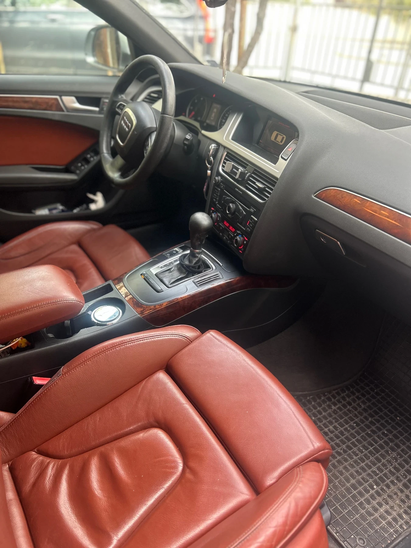Audi A4 2, 0. 143 к.с, снимка 9 - Автомобили и джипове - 56645990