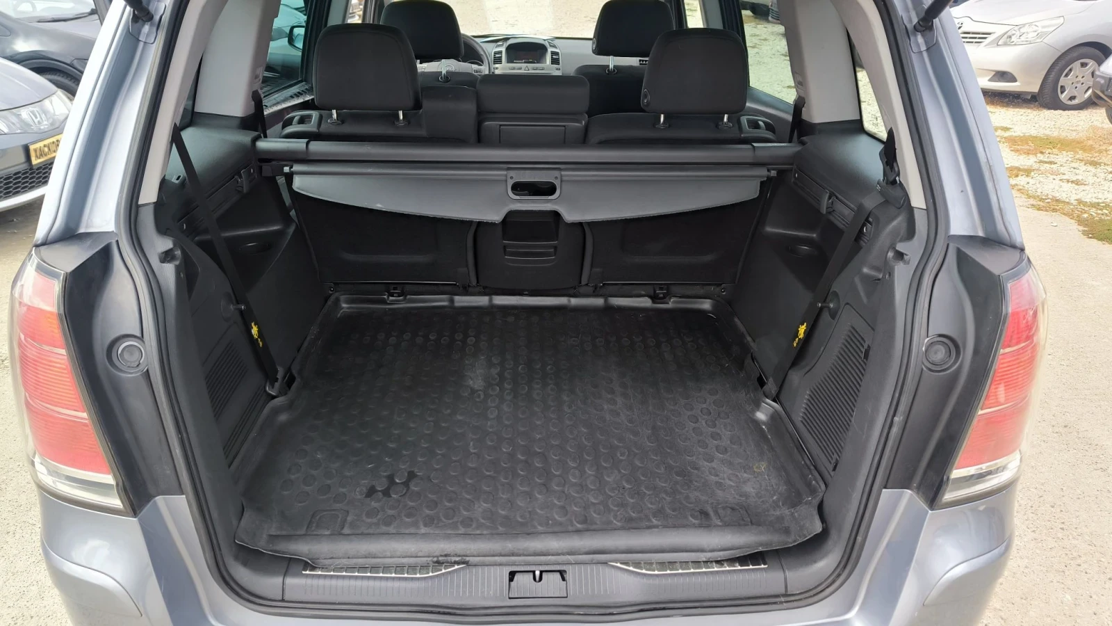 Opel Zafira 1.8i, снимка 12 - Автомобили и джипове - 56658976