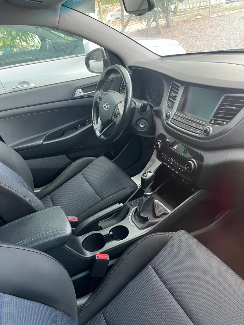 Hyundai Tucson 1.7  CRDI, снимка 6 - Автомобили и джипове - 52355620