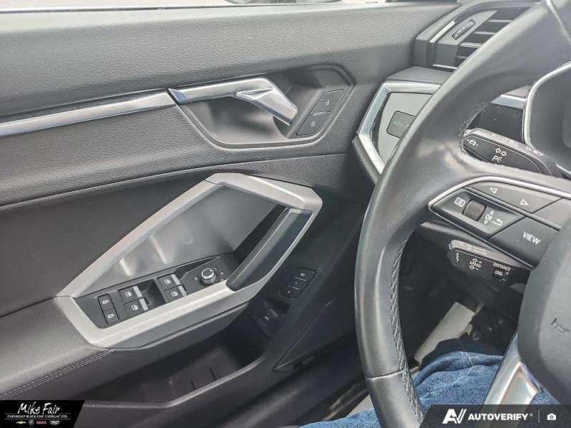 Audi Q3 * quattro Technik * CARFAX * ЦЕНА ДО БГ, снимка 17 - Автомобили и джипове - 53214475