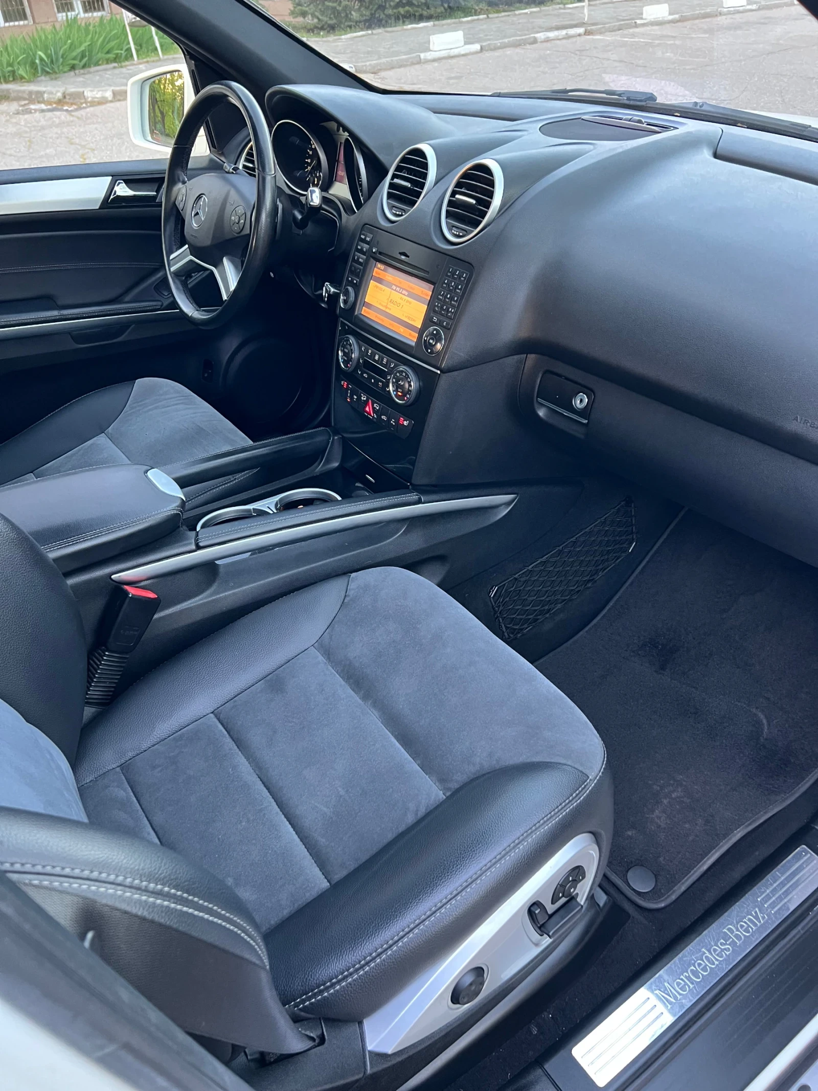 Mercedes-Benz ML 350 2хTV/ЛЮК/ПОДГРЕВ/МЕМОРИ/FACELIFT, снимка 11 - Автомобили и джипове - 54385185