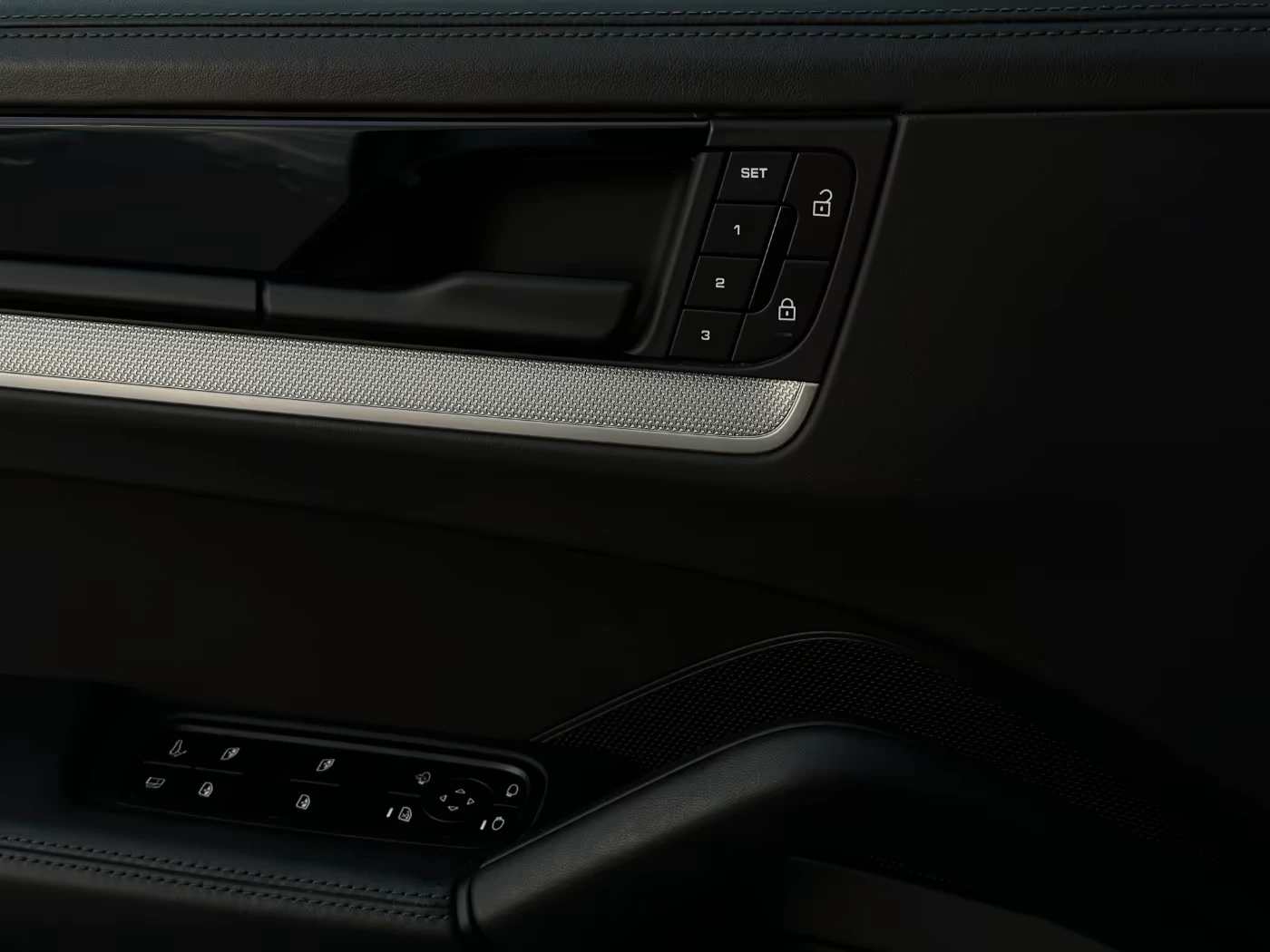 Porsche Cayenne E-HYBRID* PANO* BOSE* 360CAM* DISTR* MEMORY* KEYLE, снимка 7 - Автомобили и джипове - 54449810