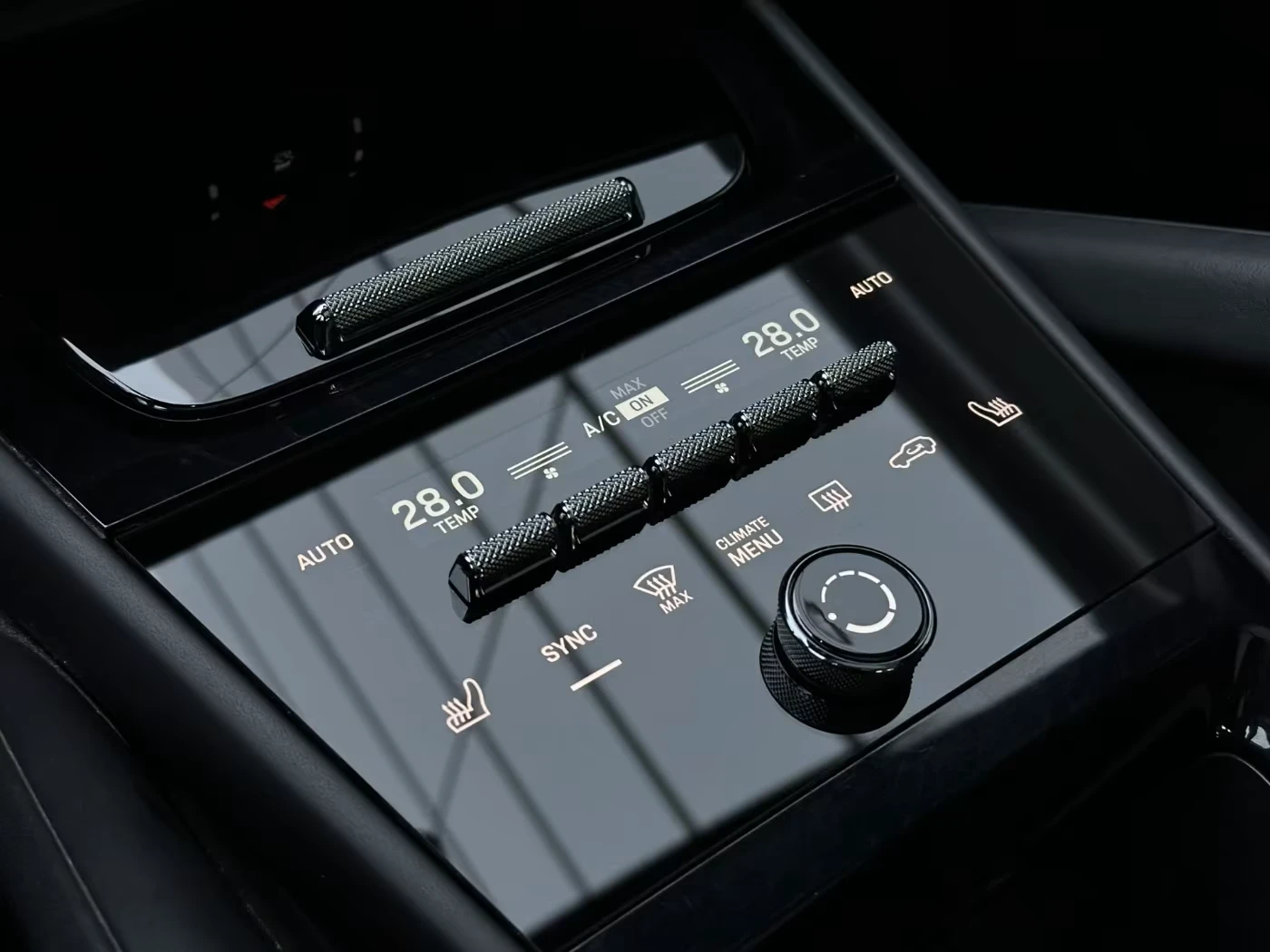 Porsche Cayenne E-HYBRID* PANO* BOSE* 360CAM* DISTR* MEMORY* KEYLE, снимка 12 - Автомобили и джипове - 54449810