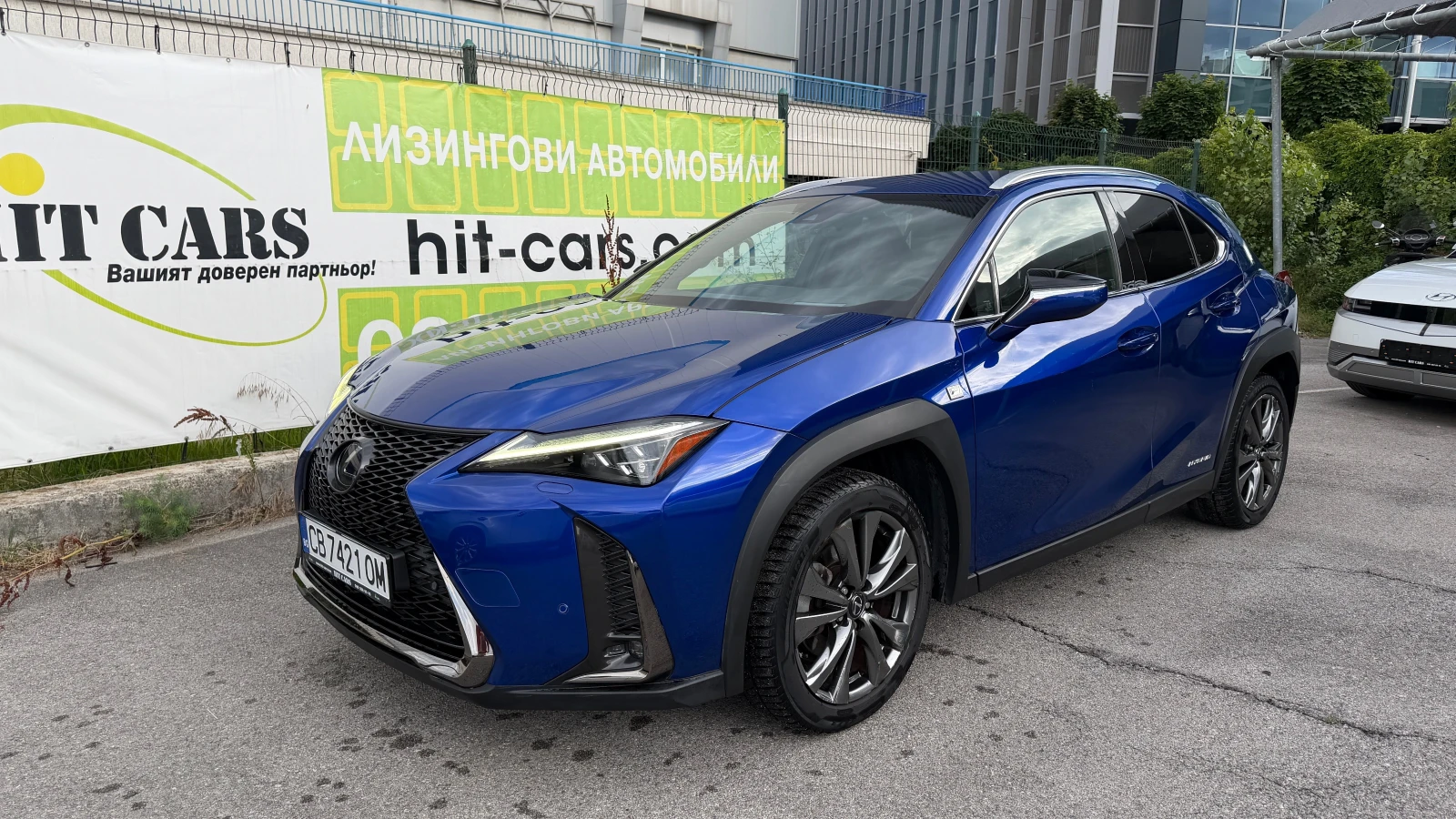 Lexus UX 250h F-Sport 4x4 в Гаранция