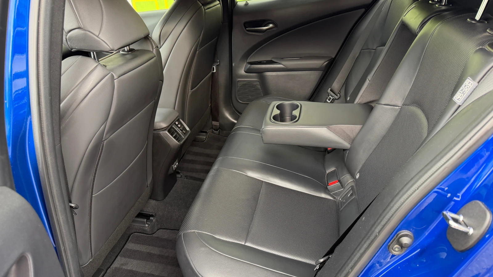 Lexus UX 250h F-Sport 4x4 в Гаранция, снимка 9 - Автомобили и джипове - 55182311