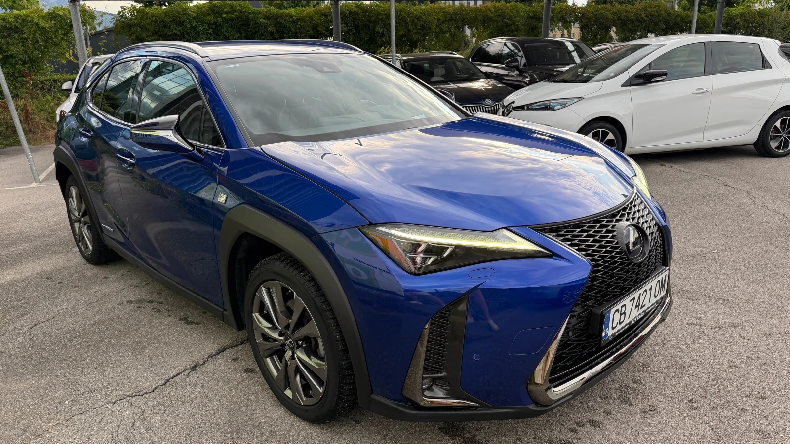 Lexus UX 250h F-Sport 4x4 в Гаранция, снимка 2 - Автомобили и джипове - 55182311