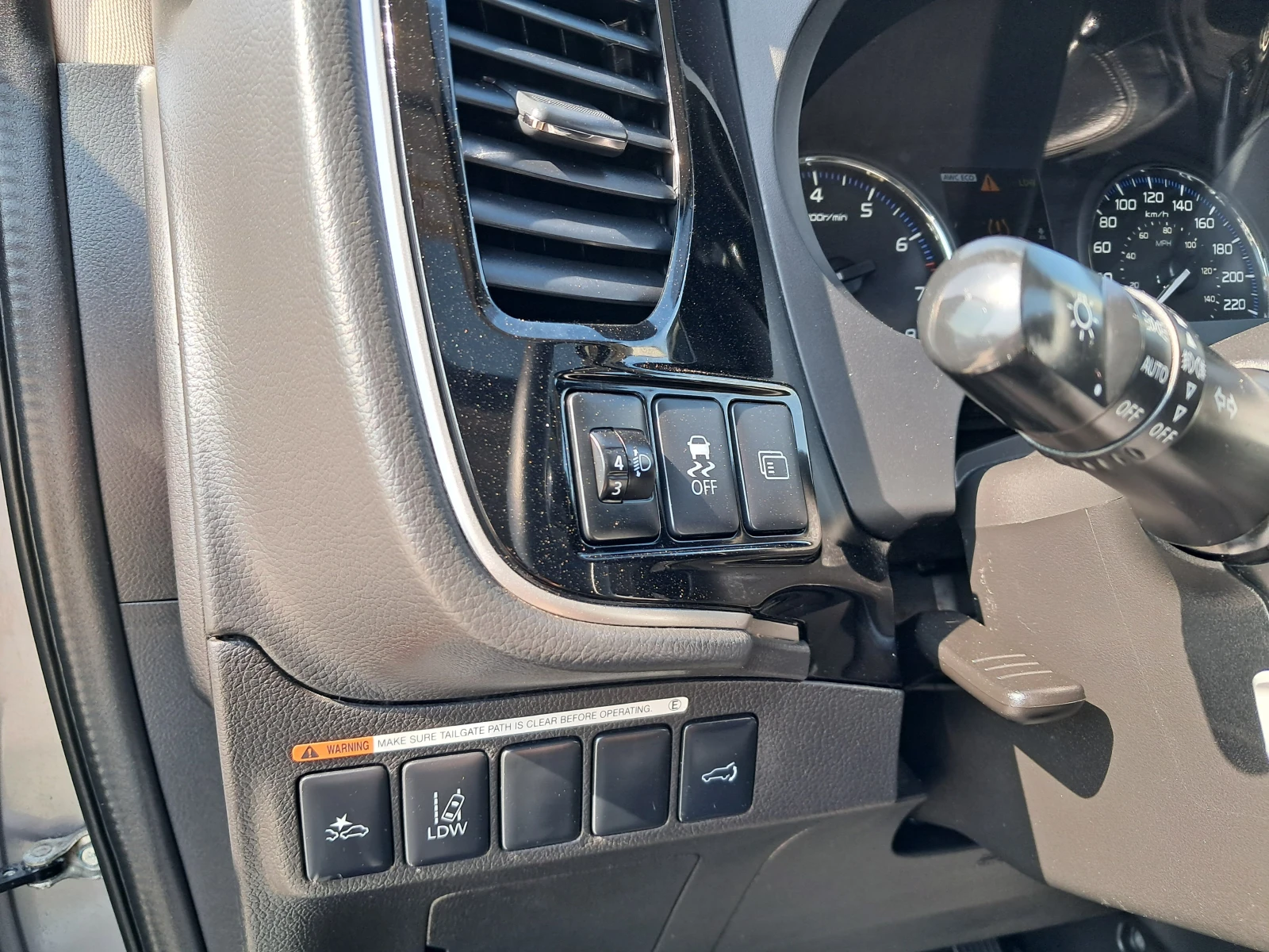 Mitsubishi Outlander 3.0 GT S-AWC 7места, снимка 14 - Автомобили и джипове - 55535809