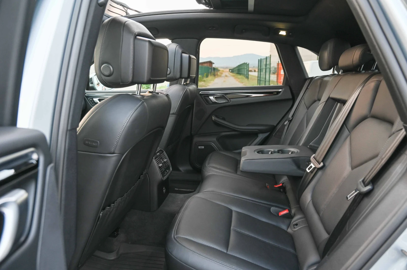 Porsche Macan  S, снимка 5 - Автомобили и джипове - 55992113