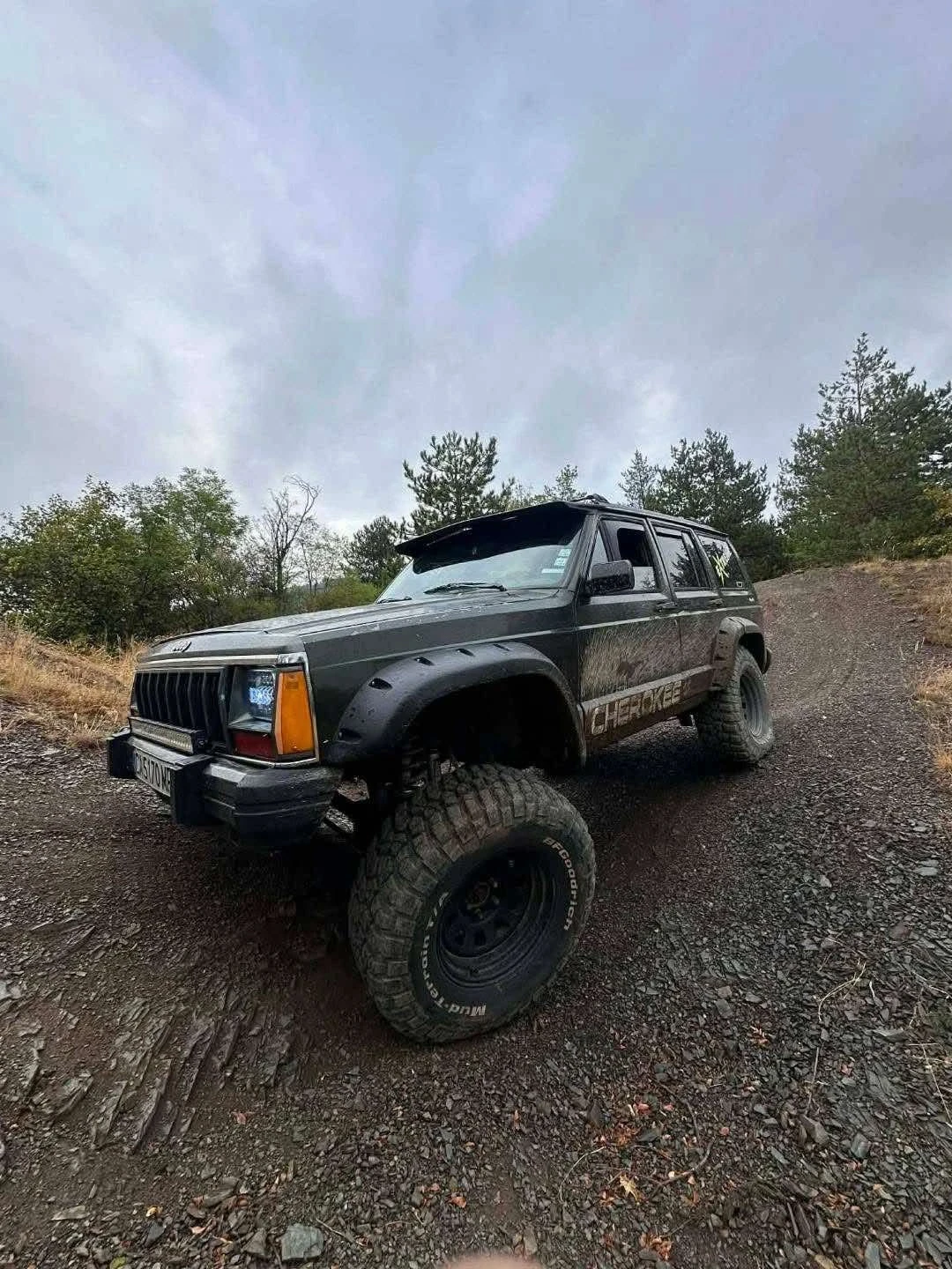 Jeep Cherokee, снимка 6 - Автомобили и джипове - 56087410