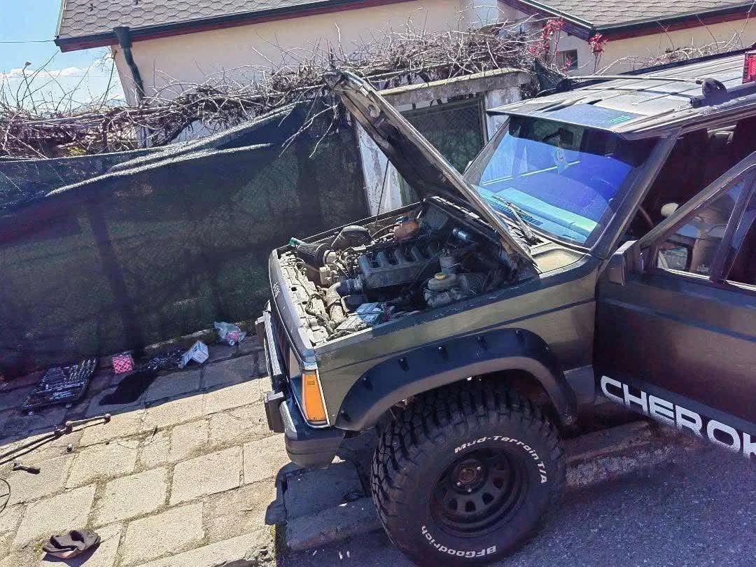 Jeep Cherokee, снимка 3 - Автомобили и джипове - 56087410