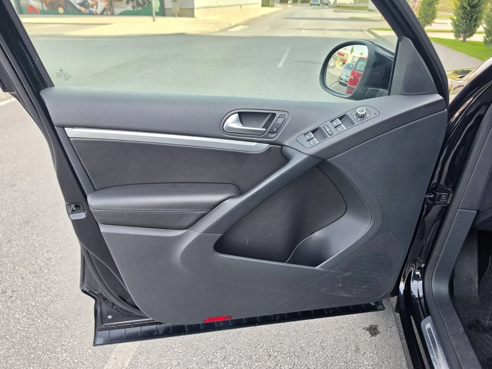 VW Tiguan 4x4, R-line, ���������, ������  | Mobile.bg � ����������� 8