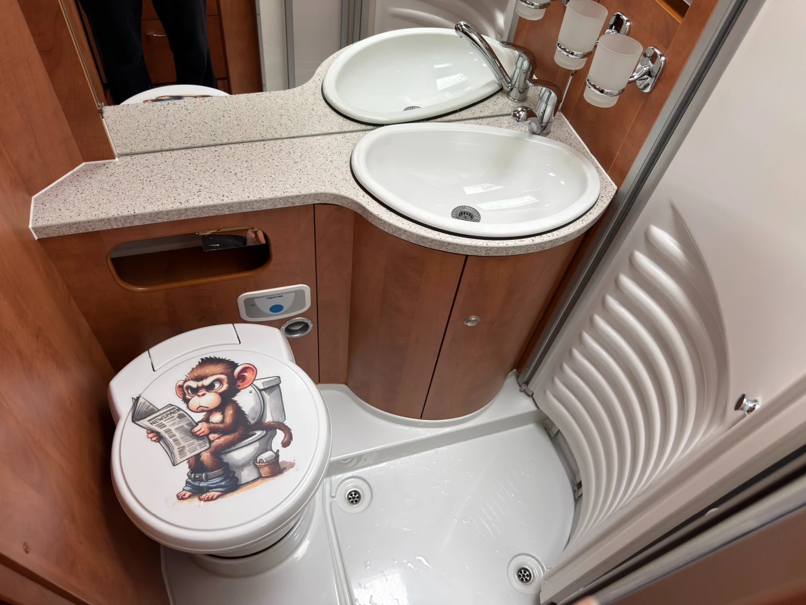 Кемпер Carthago Chic C-line I 4, 3, снимка 14 - Каравани и кемпери - 54528410