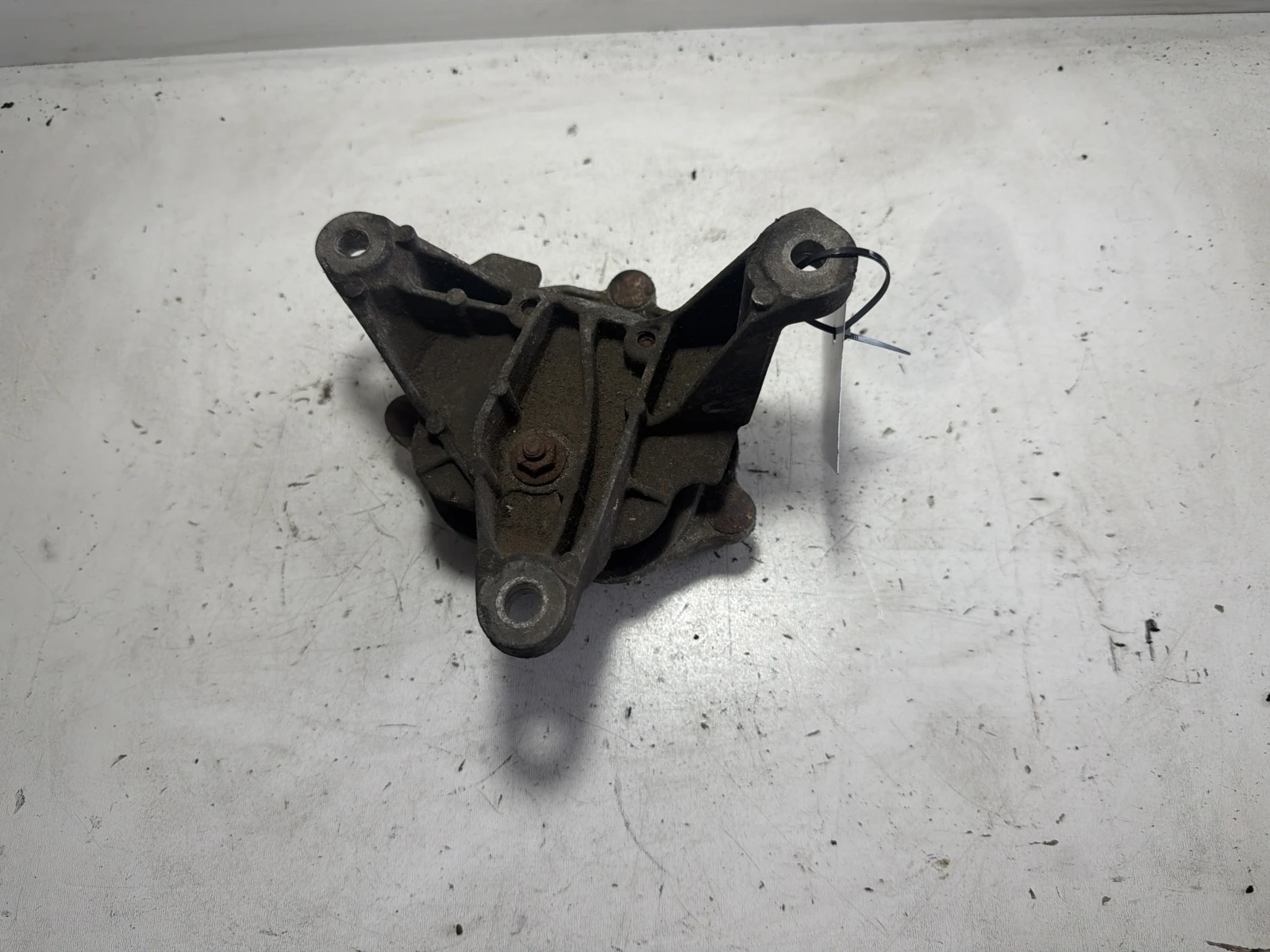 планка 2.0TDI 8K0399115R 8K0399151 Audi A4