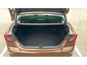 Toyota Camry LUXURY, снимка 10