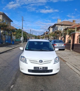 Toyota Auris 2.0D4D ШЕСТ СКОРОСТИ, снимка 1