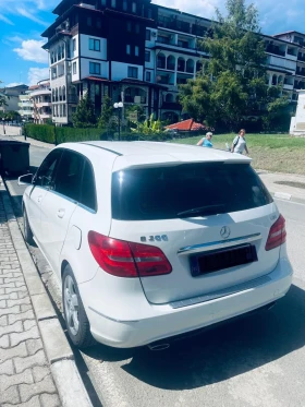     Mercedes-Benz B 200