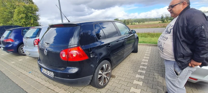 VW Golf, снимка 1 - Автомобили и джипове - 47385411