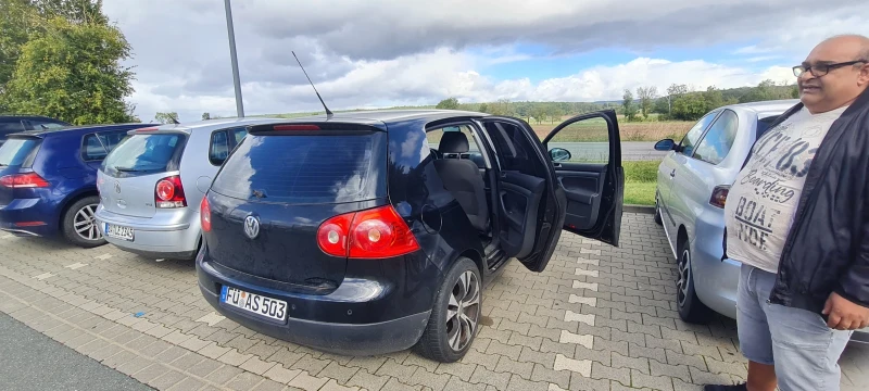 VW Golf, снимка 2 - Автомобили и джипове - 47385411