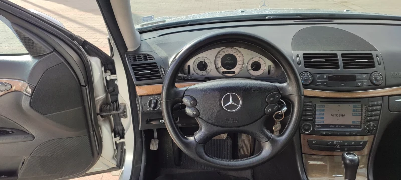 Mercedes-Benz E 220 CDI, снимка 13 - Автомобили и джипове - 48628116