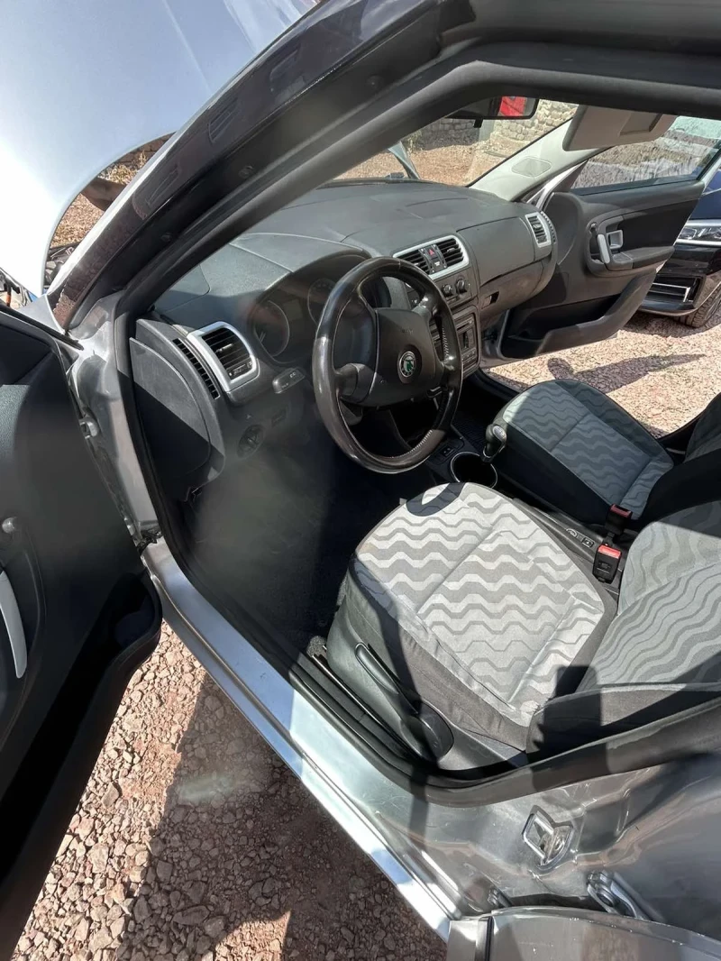 Skoda Fabia 1.4, снимка 12 - Автомобили и джипове - 51472598