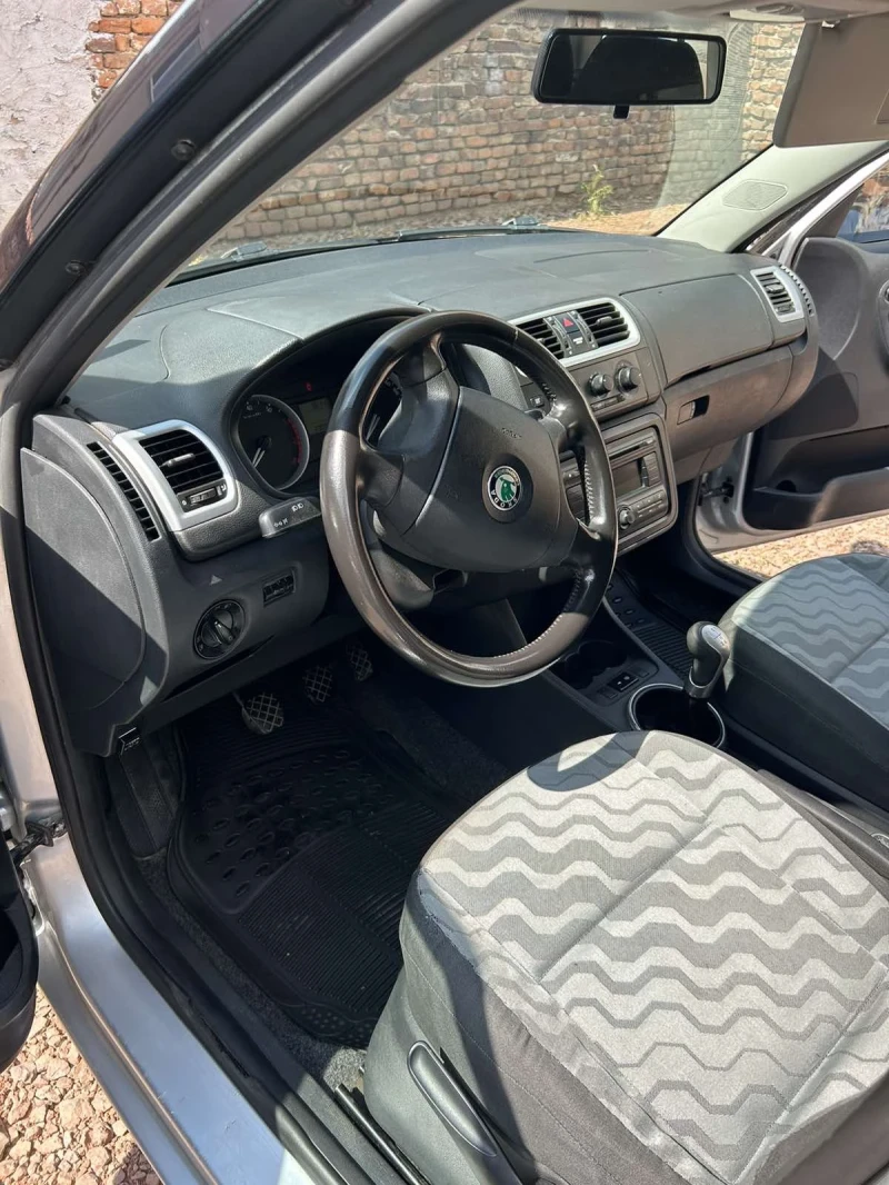 Skoda Fabia 1.4, снимка 3 - Автомобили и джипове - 51472598