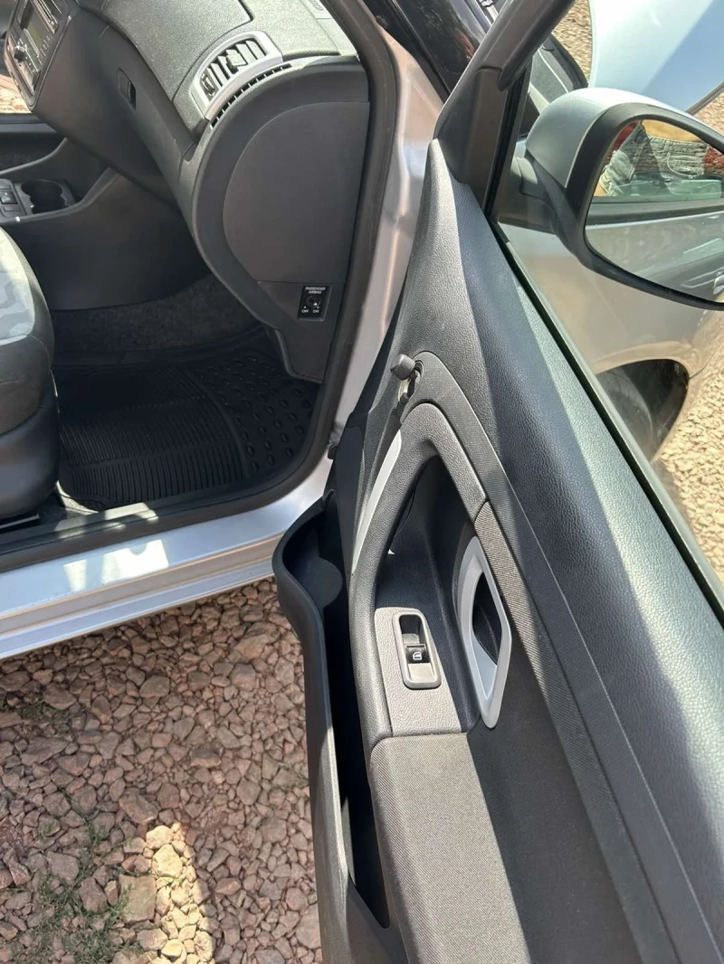 Skoda Fabia 1.4, снимка 13 - Автомобили и джипове - 51472598