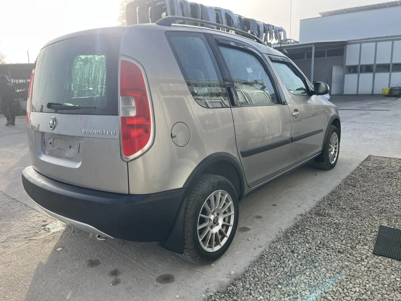 Skoda Roomster 1.9 TDI, снимка 5 - Автомобили и джипове - 52155142