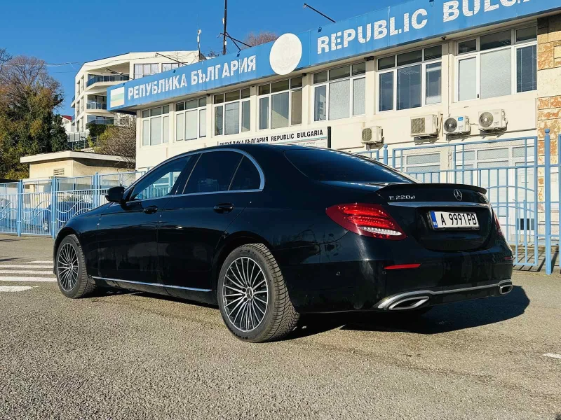 Mercedes-Benz E 220 4matic-HeadUp-Distronic, снимка 4 - Автомобили и джипове - 52929815