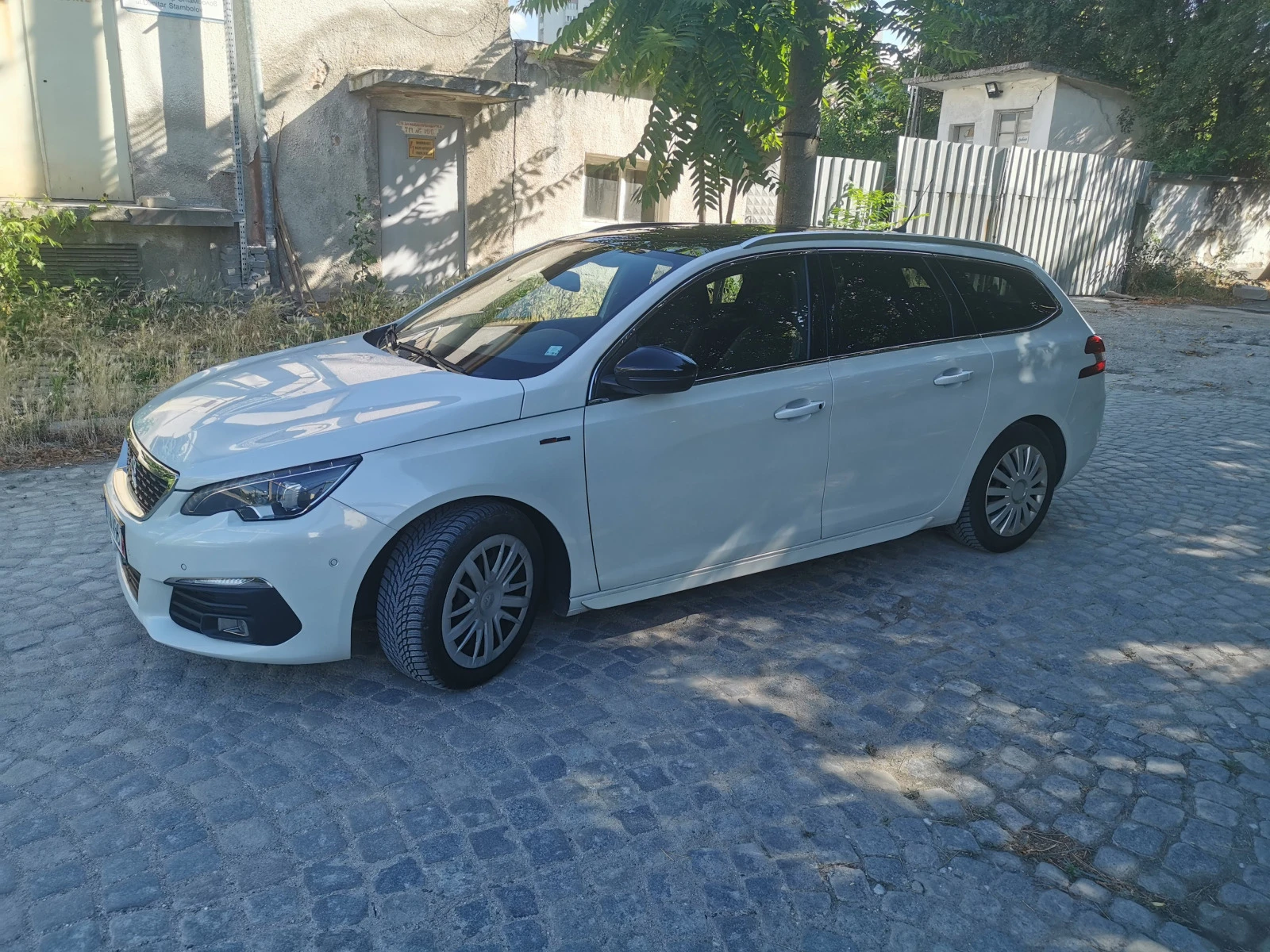 Peugeot 308 SW 1.2 GT-line, Швейцария - изображение 3