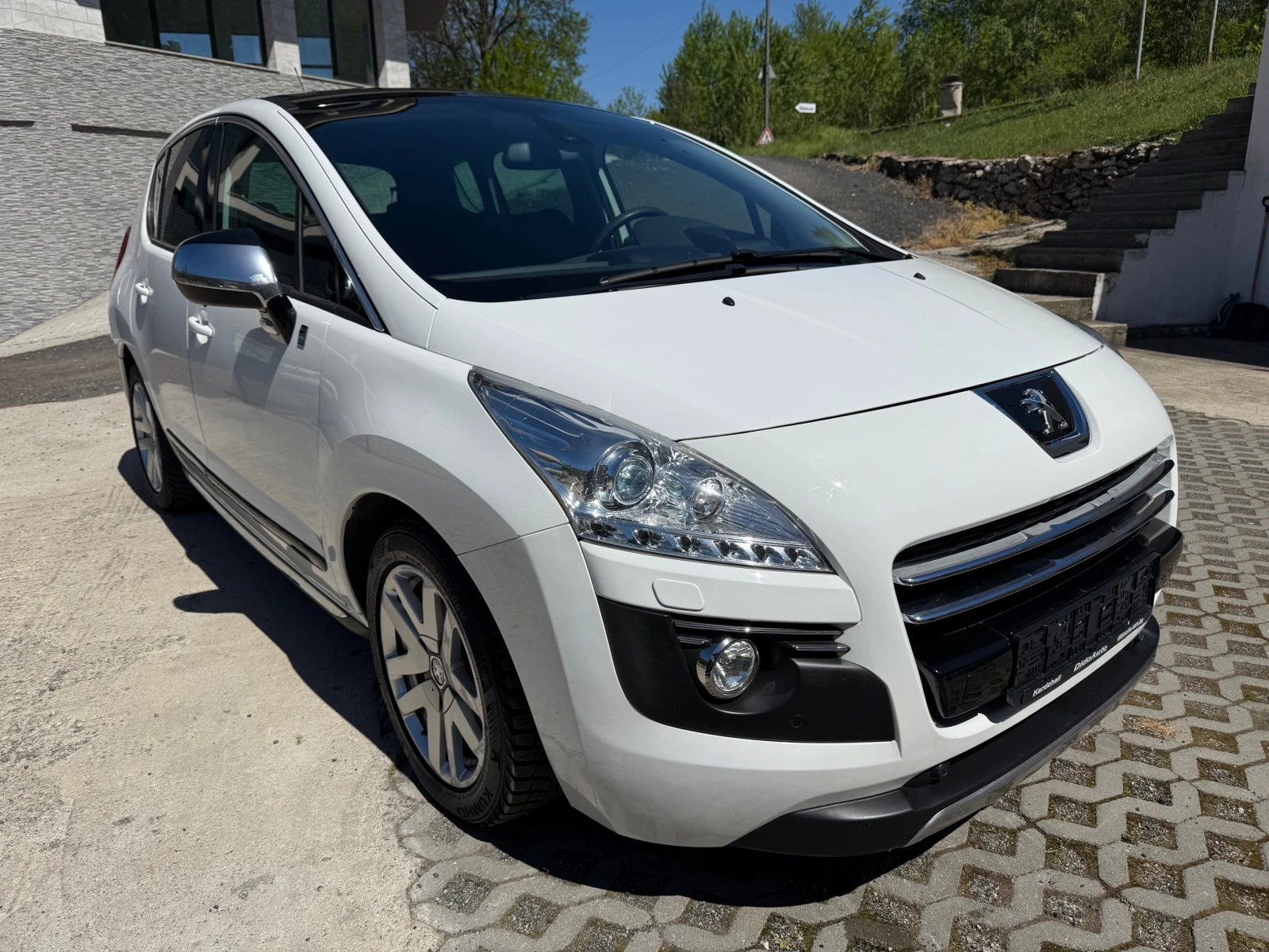 Peugeot 3008 2.0HDI HYBRID 4WD - изображение 2