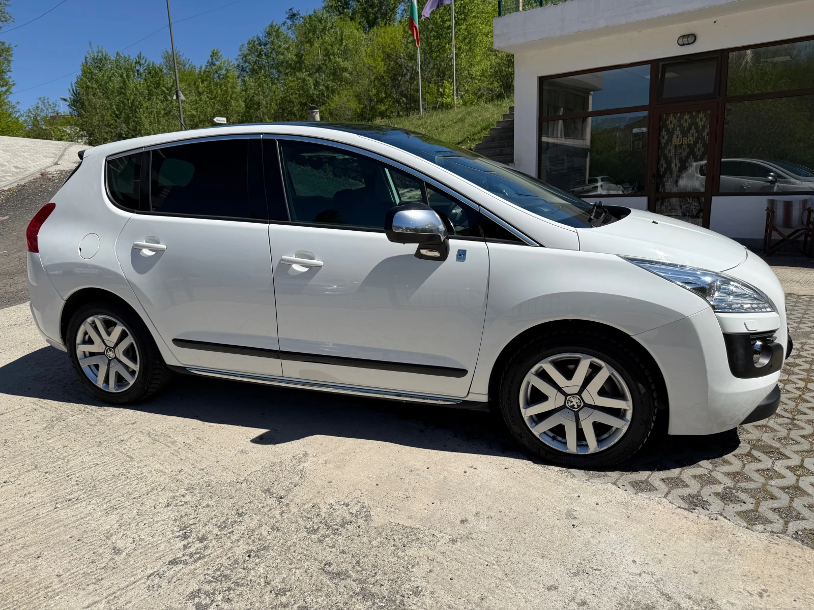 Peugeot 3008 2.0HDI HYBRID 4WD - изображение 3