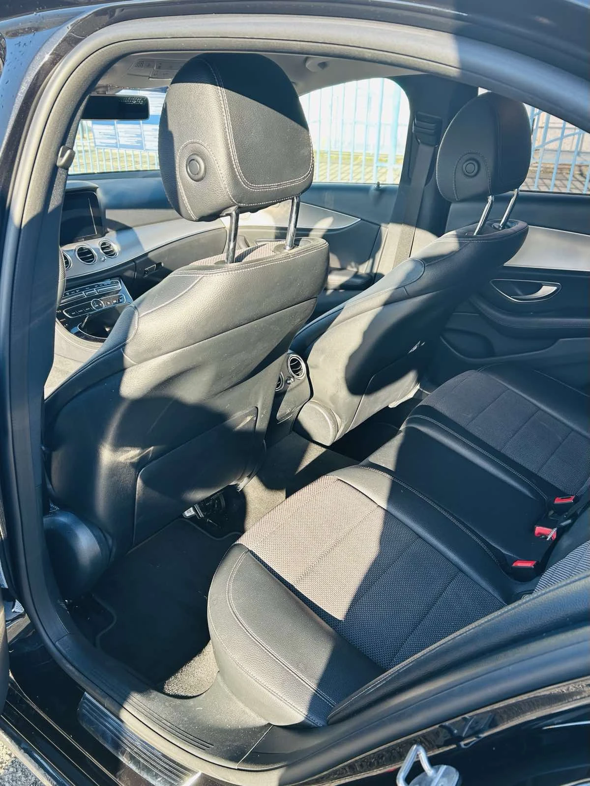 Mercedes-Benz E 220 4matic-HeadUp-Distronic - изображение 8