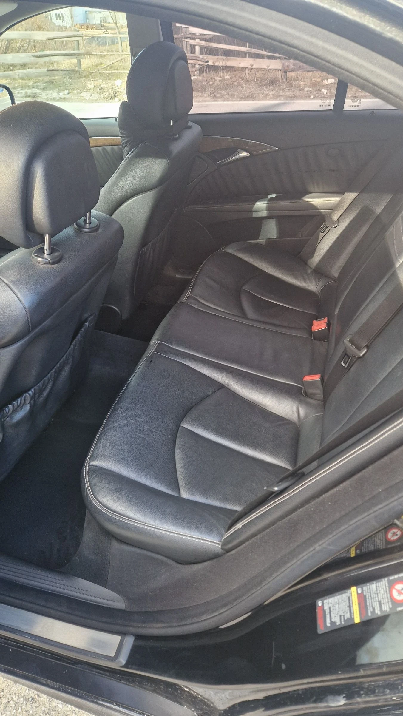 Mercedes-Benz E 320  - изображение 7