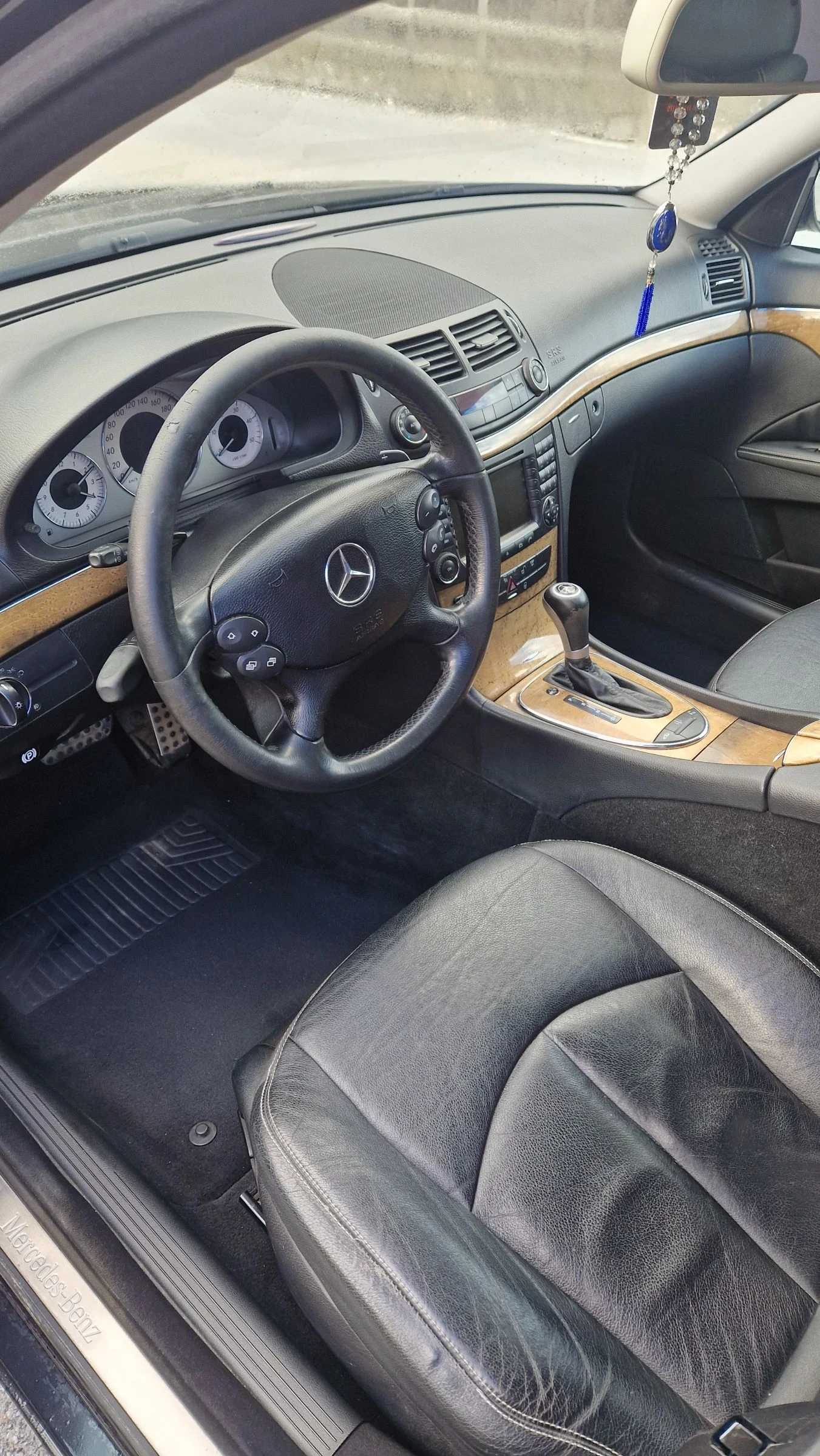 Mercedes-Benz E 320  - изображение 5