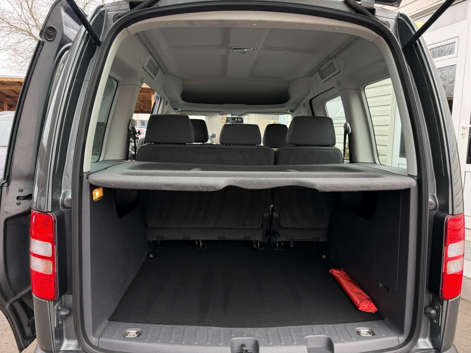 VW Caddy 2.0i EcoFuel* СЕРВИЗНА КНИЖКА С ПЪЛНА ИСТОРИЯ В VW - изображение 6