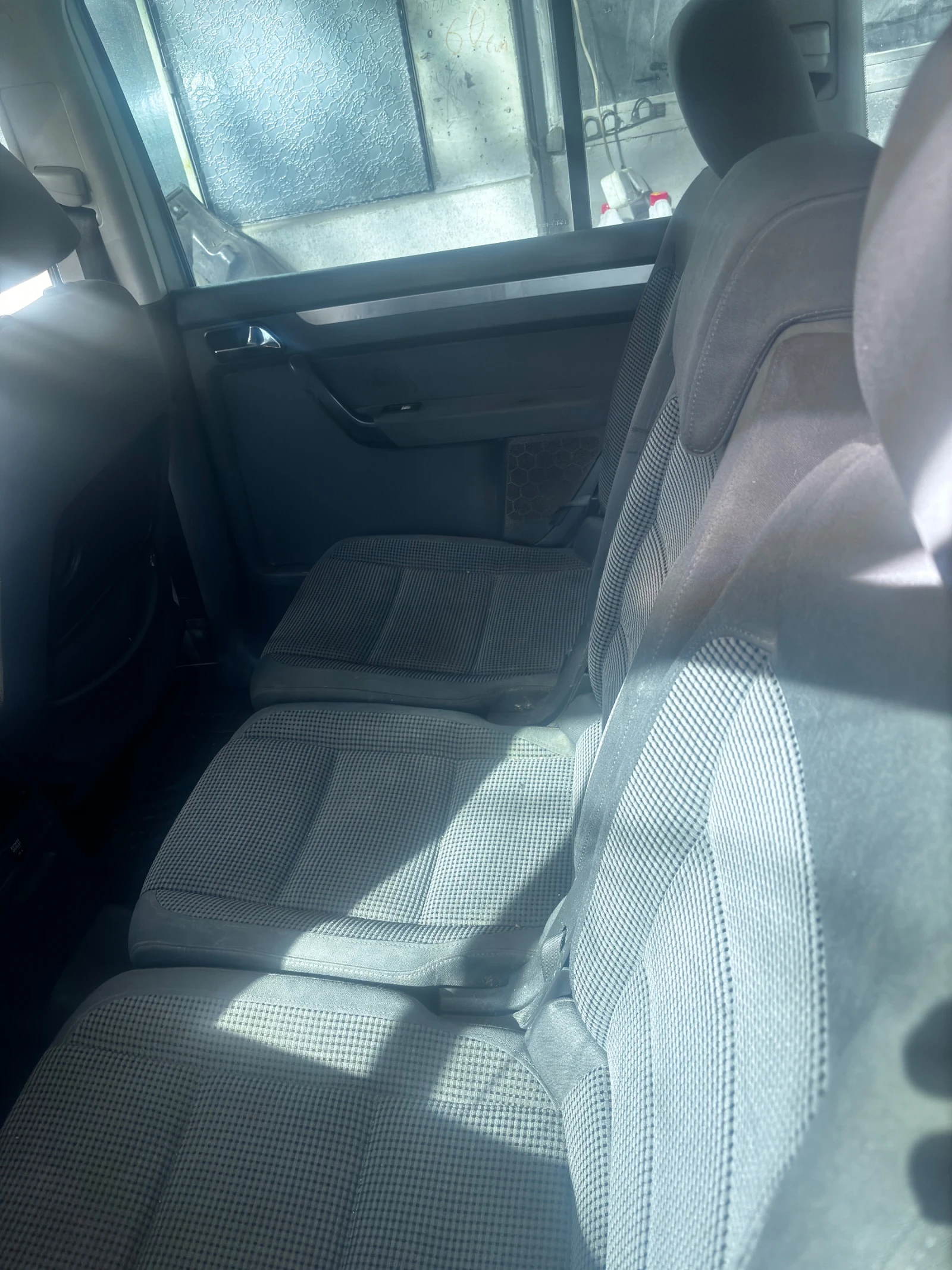 VW Touran, снимка 3 - Автомобили и джипове - 54205712