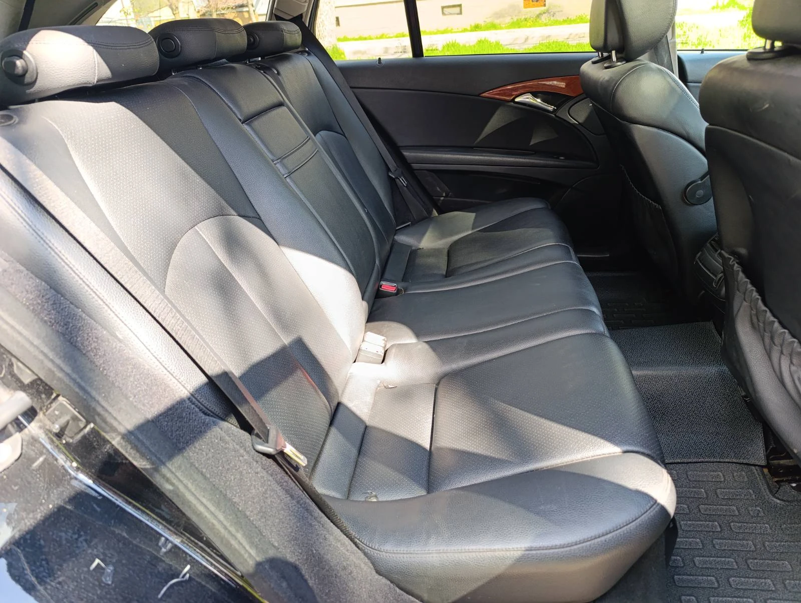 Mercedes-Benz E 200 2009г. Напълно обслужен - нов внос от Германия, снимка 16 - Автомобили и джипове - 54239237