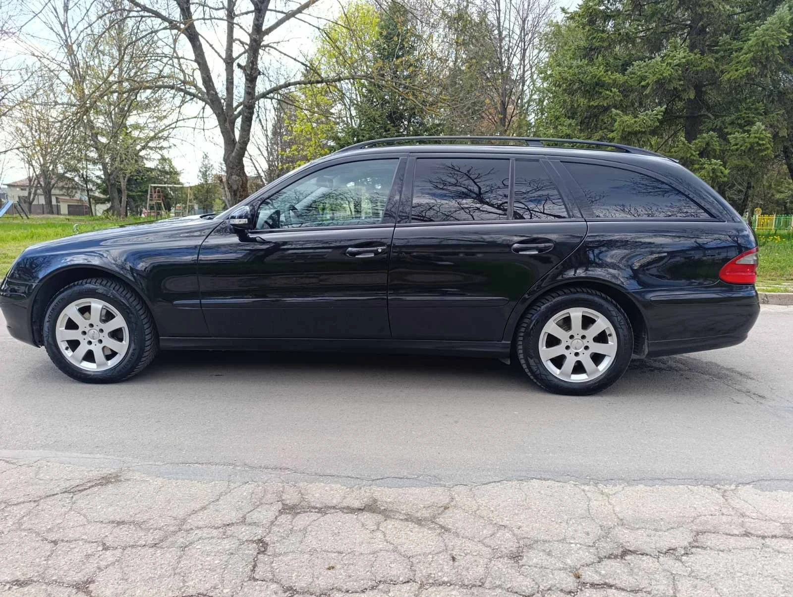 Mercedes-Benz E 200 2009г. Напълно обслужен - нов внос от Германия, снимка 8 - Автомобили и джипове - 54239237