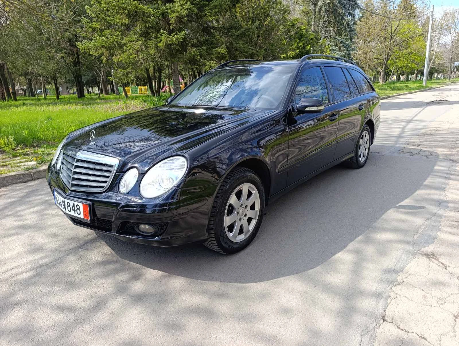 Mercedes-Benz E 200 Напълно обслужен - нов внос от Германия