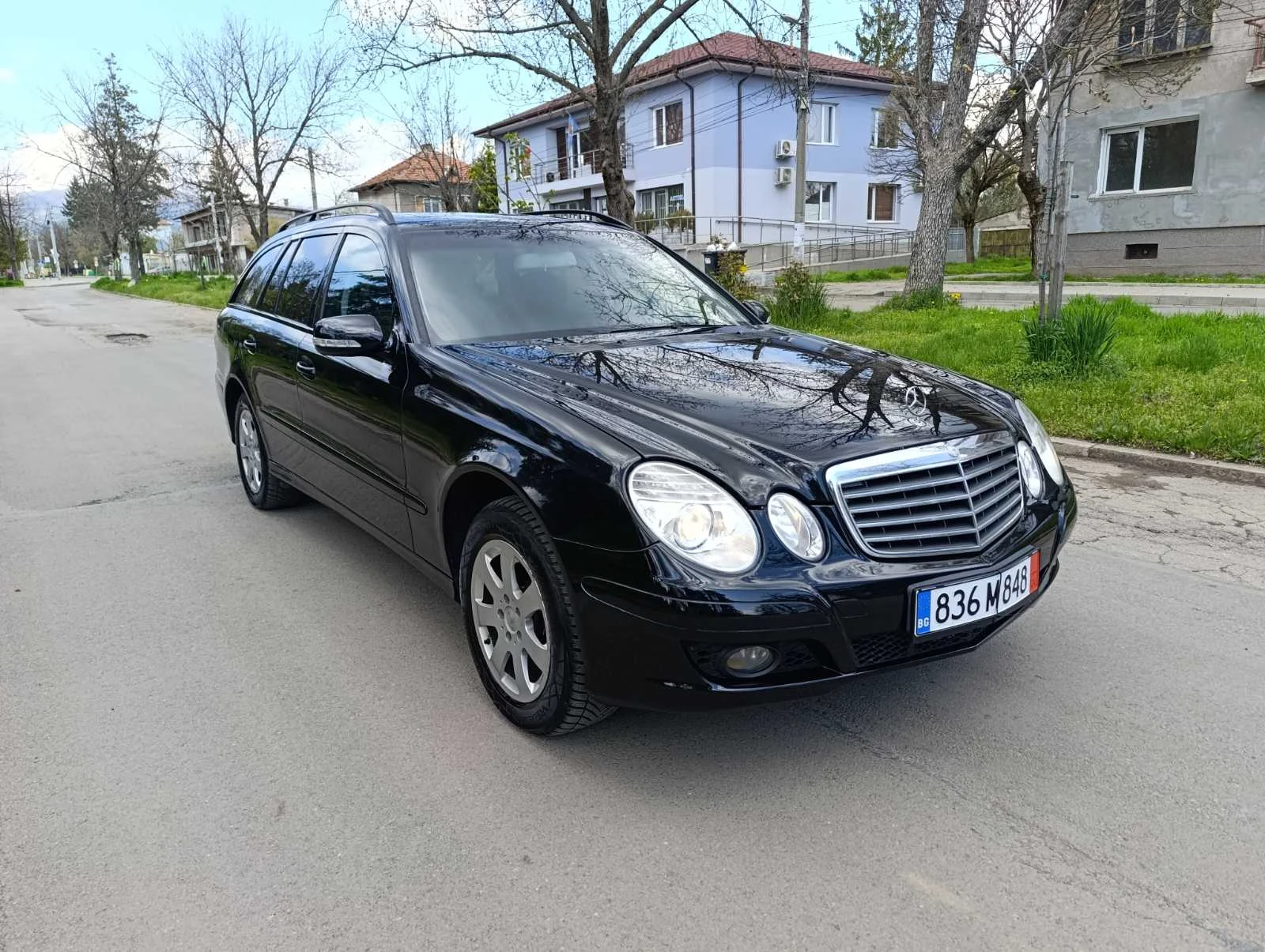 Mercedes-Benz E 200 2009г. Напълно обслужен - нов внос от Германия, снимка 3 - Автомобили и джипове - 54239237