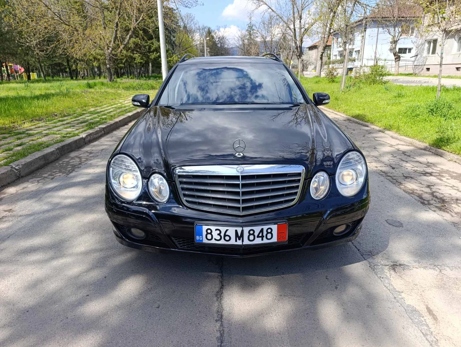 Mercedes-Benz E 200 2009г. Напълно обслужен - нов внос от Германия, снимка 2 - Автомобили и джипове - 54239237