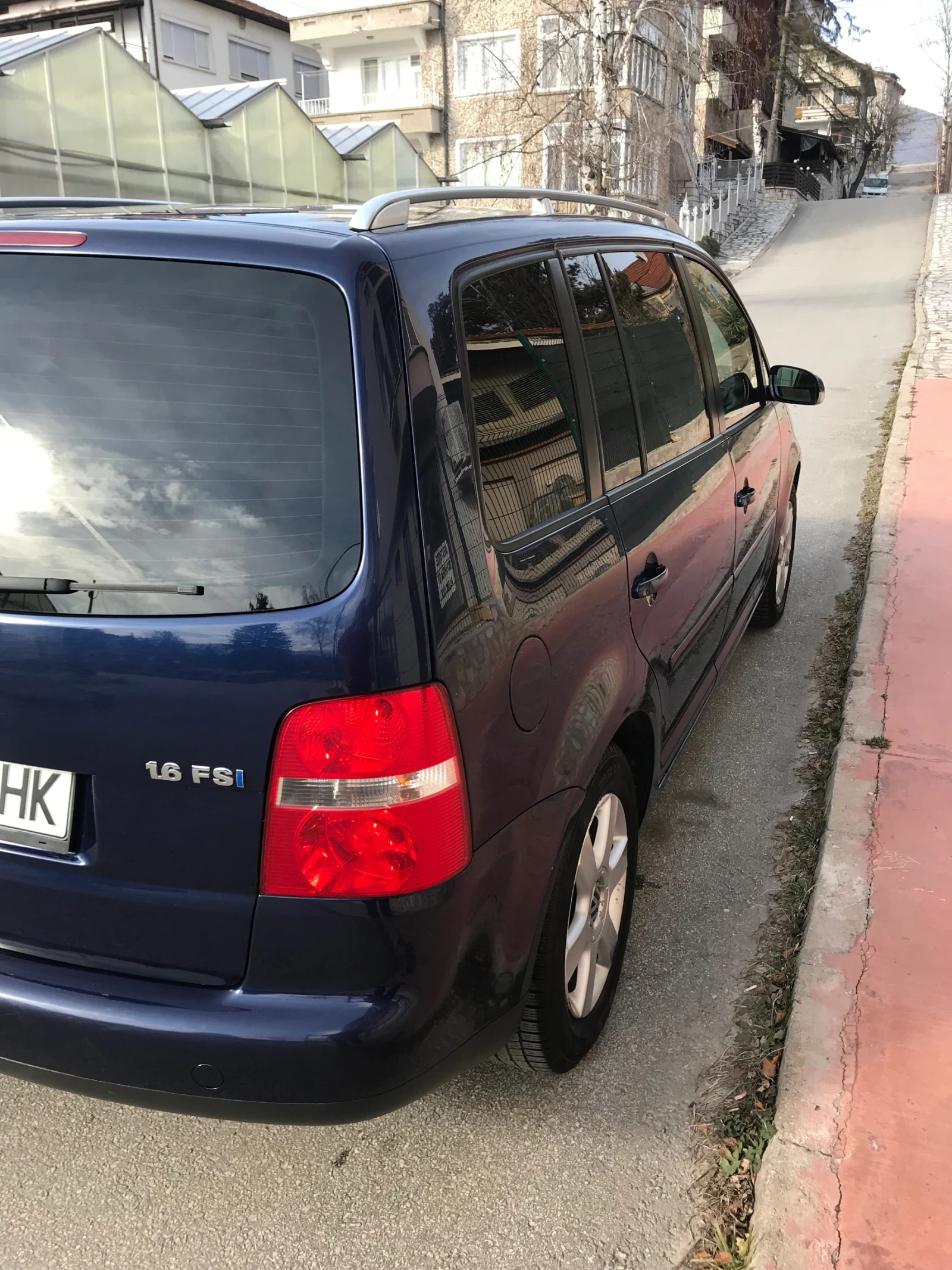 VW Touran 1.6fsi gas benzin, снимка 3 - Автомобили и джипове - 55481469