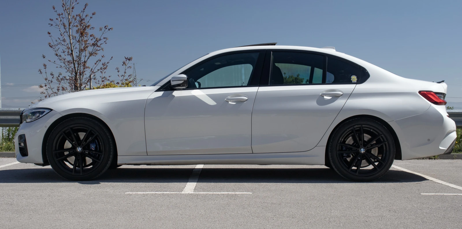 BMW 330 M PACK/LASER/DISTRONIC/360/ADAPTIVE, снимка 3 - Автомобили и джипове - 54382779