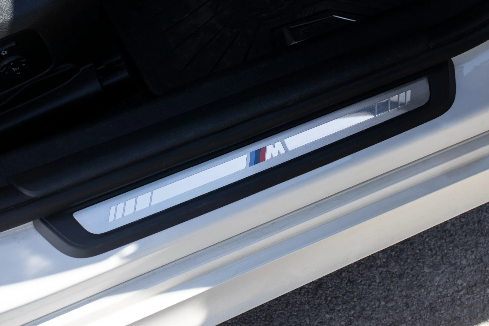 BMW 330 M PACK/LASER/DISTRONIC/360/ADAPTIVE, снимка 7 - Автомобили и джипове - 54382779